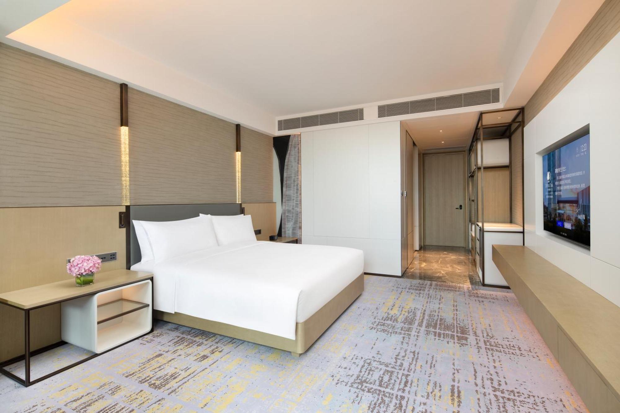 Doubletree By Hilton Kunming Airport Hotel Екстериор снимка