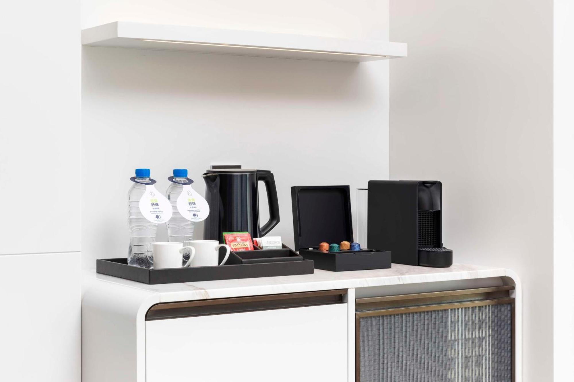 Doubletree By Hilton Kunming Airport Hotel Екстериор снимка