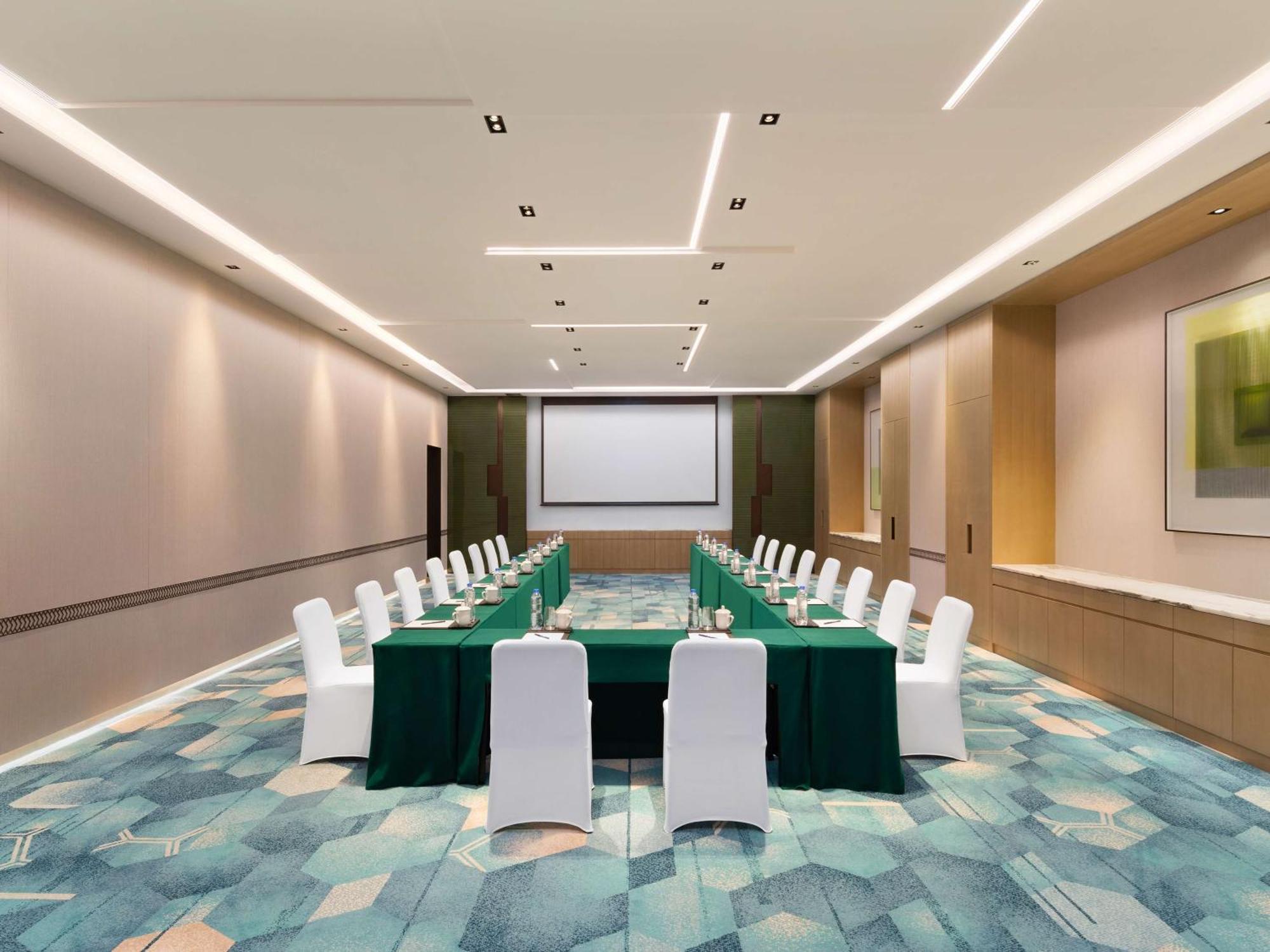Doubletree By Hilton Kunming Airport Hotel Екстериор снимка