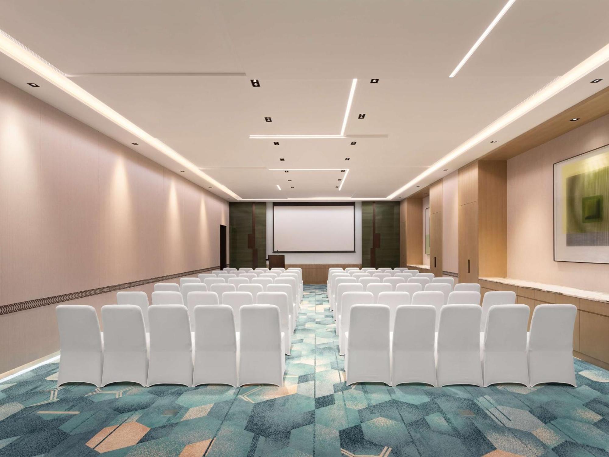 Doubletree By Hilton Kunming Airport Hotel Екстериор снимка