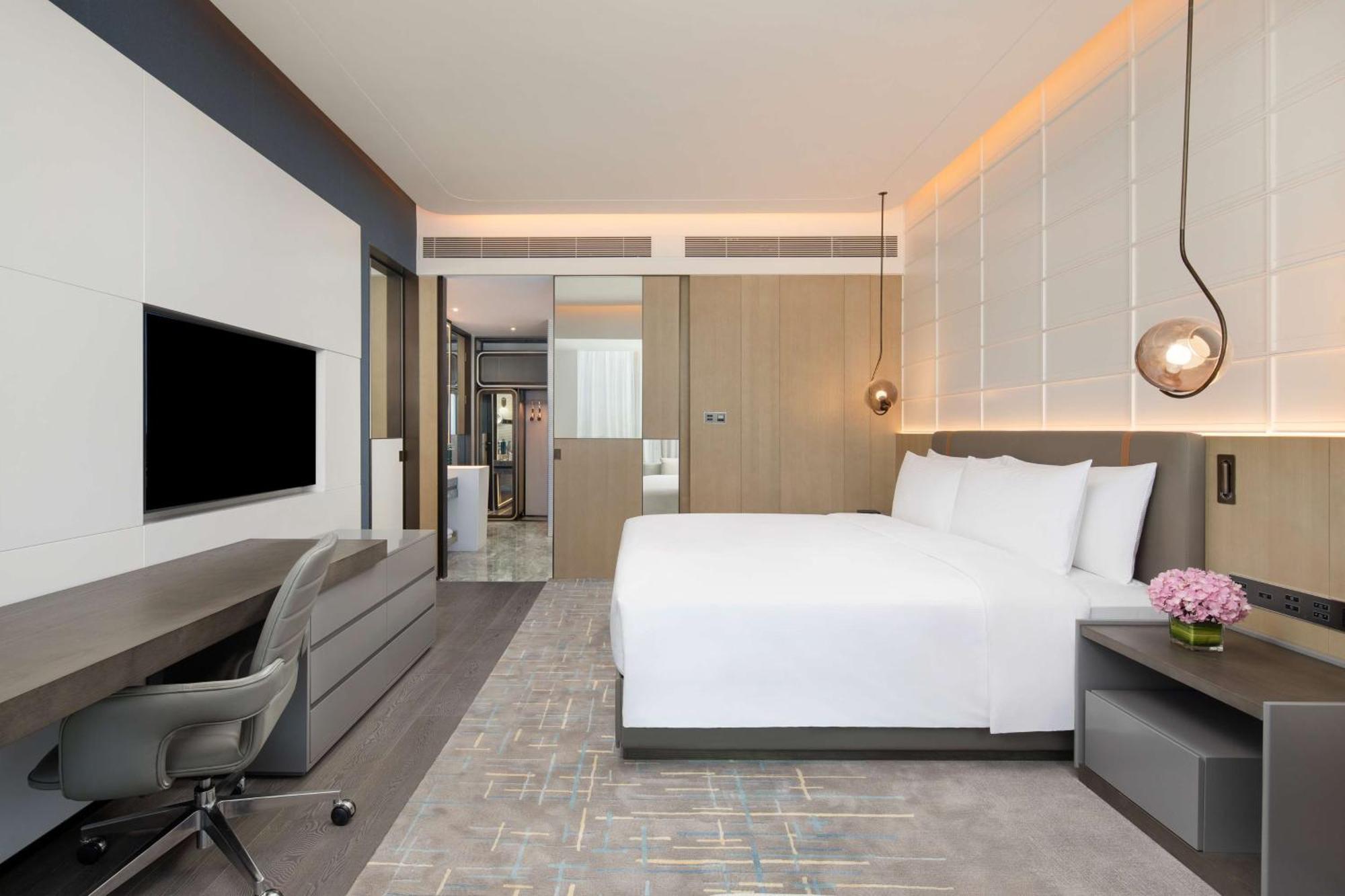 Doubletree By Hilton Kunming Airport Hotel Екстериор снимка