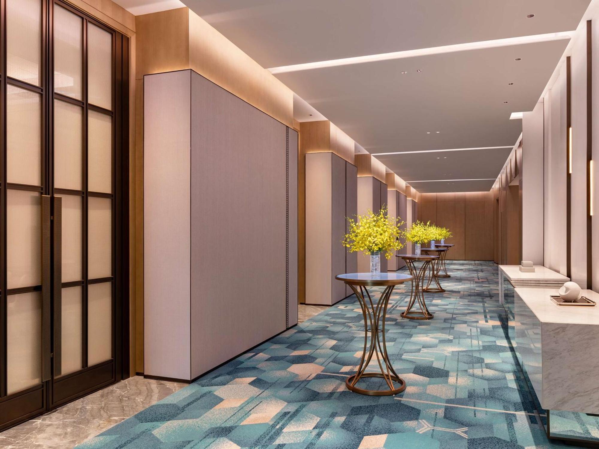 Doubletree By Hilton Kunming Airport Hotel Екстериор снимка