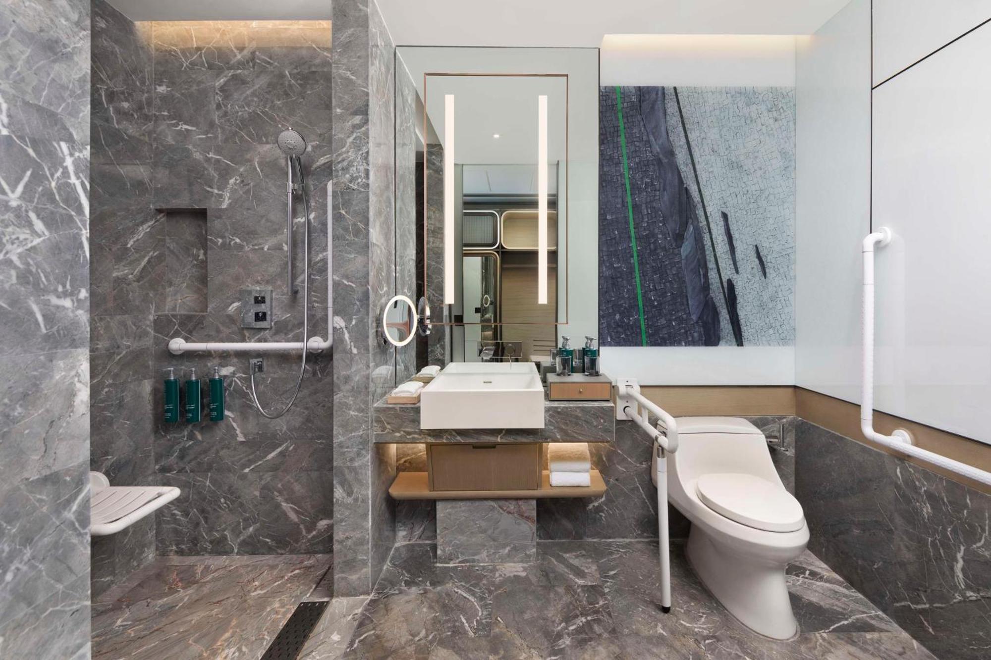 Doubletree By Hilton Kunming Airport Hotel Екстериор снимка