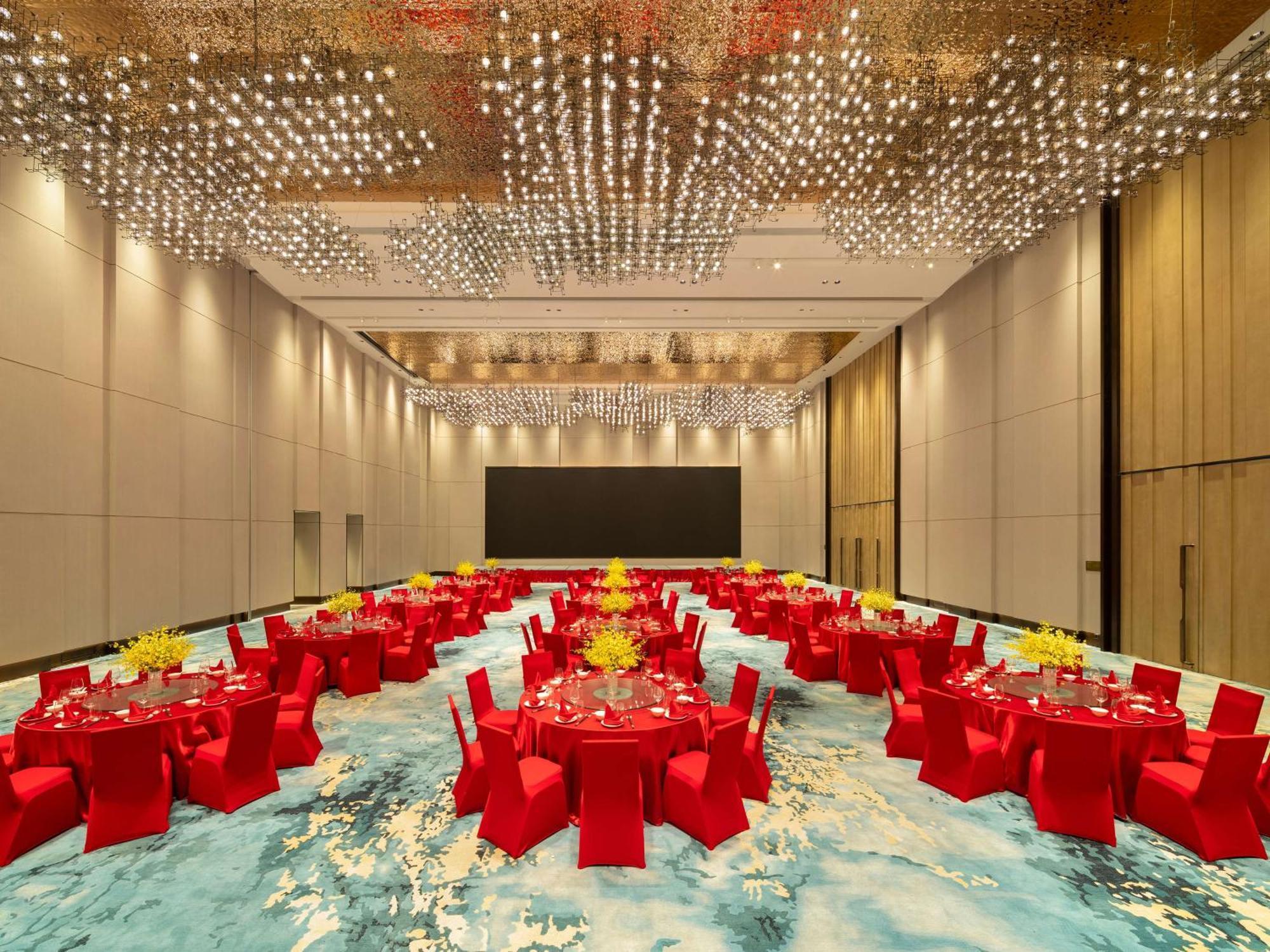 Doubletree By Hilton Kunming Airport Hotel Екстериор снимка