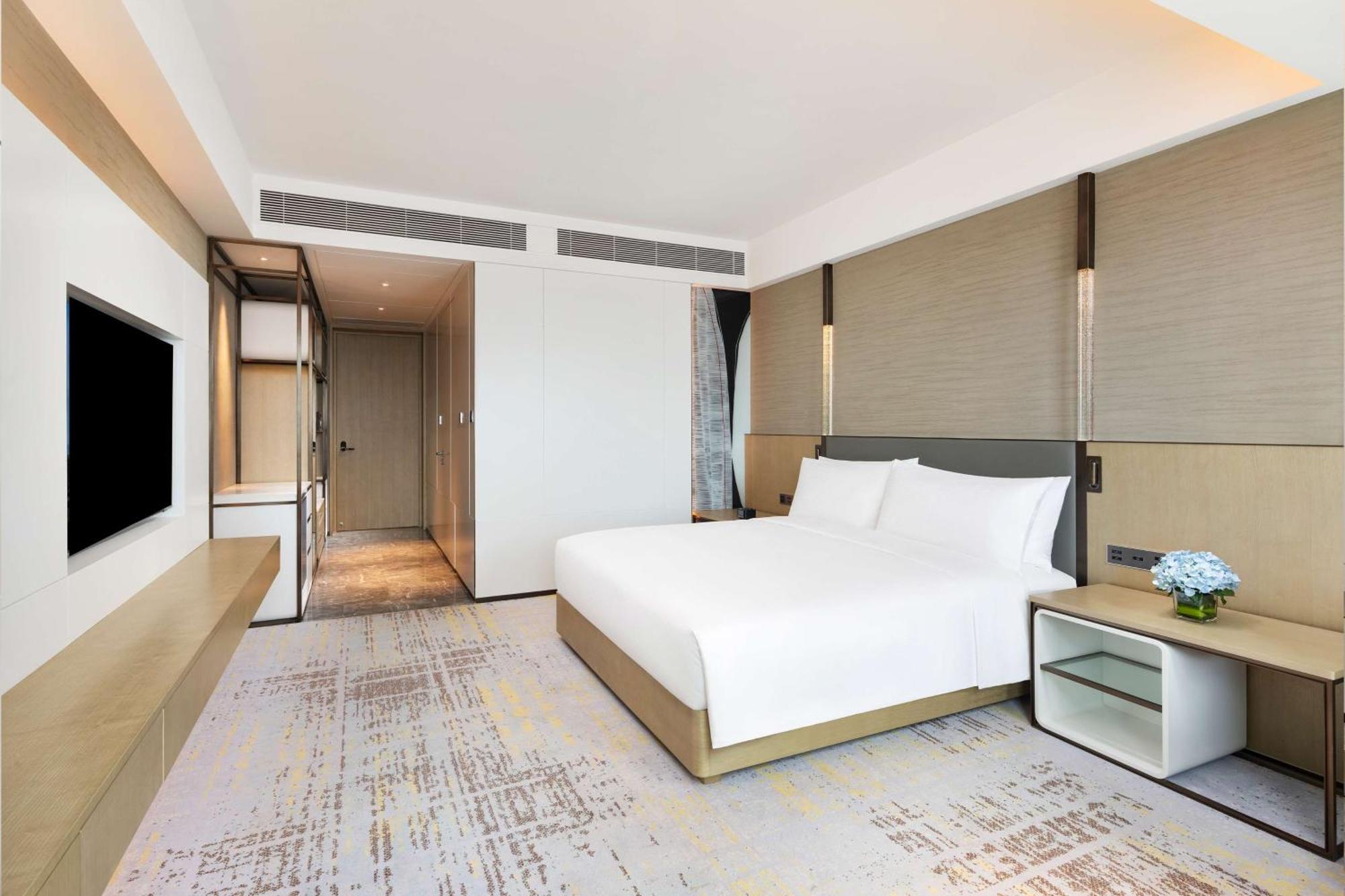 Doubletree By Hilton Kunming Airport Hotel Екстериор снимка