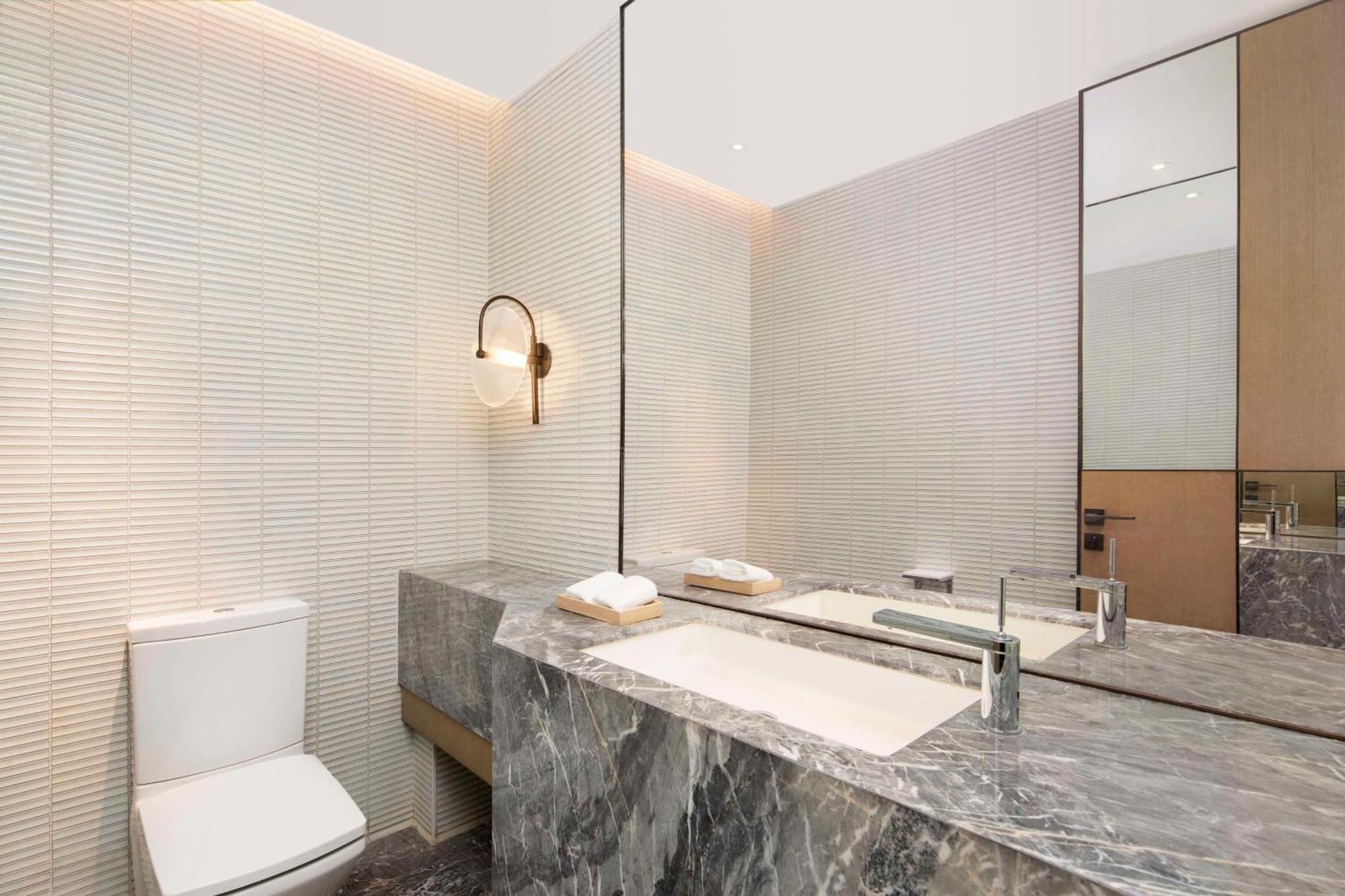 Doubletree By Hilton Kunming Airport Hotel Екстериор снимка