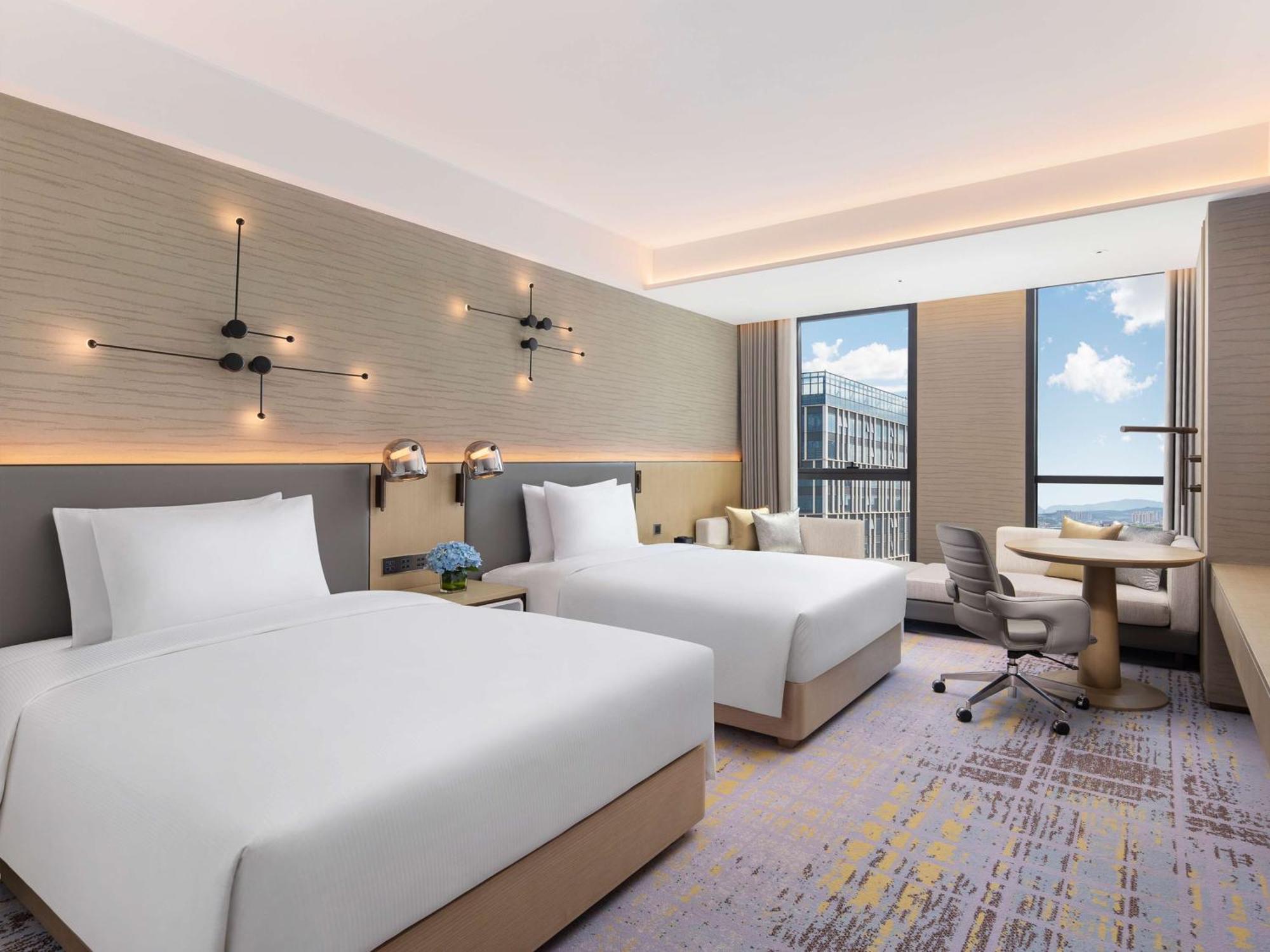 Doubletree By Hilton Kunming Airport Hotel Екстериор снимка