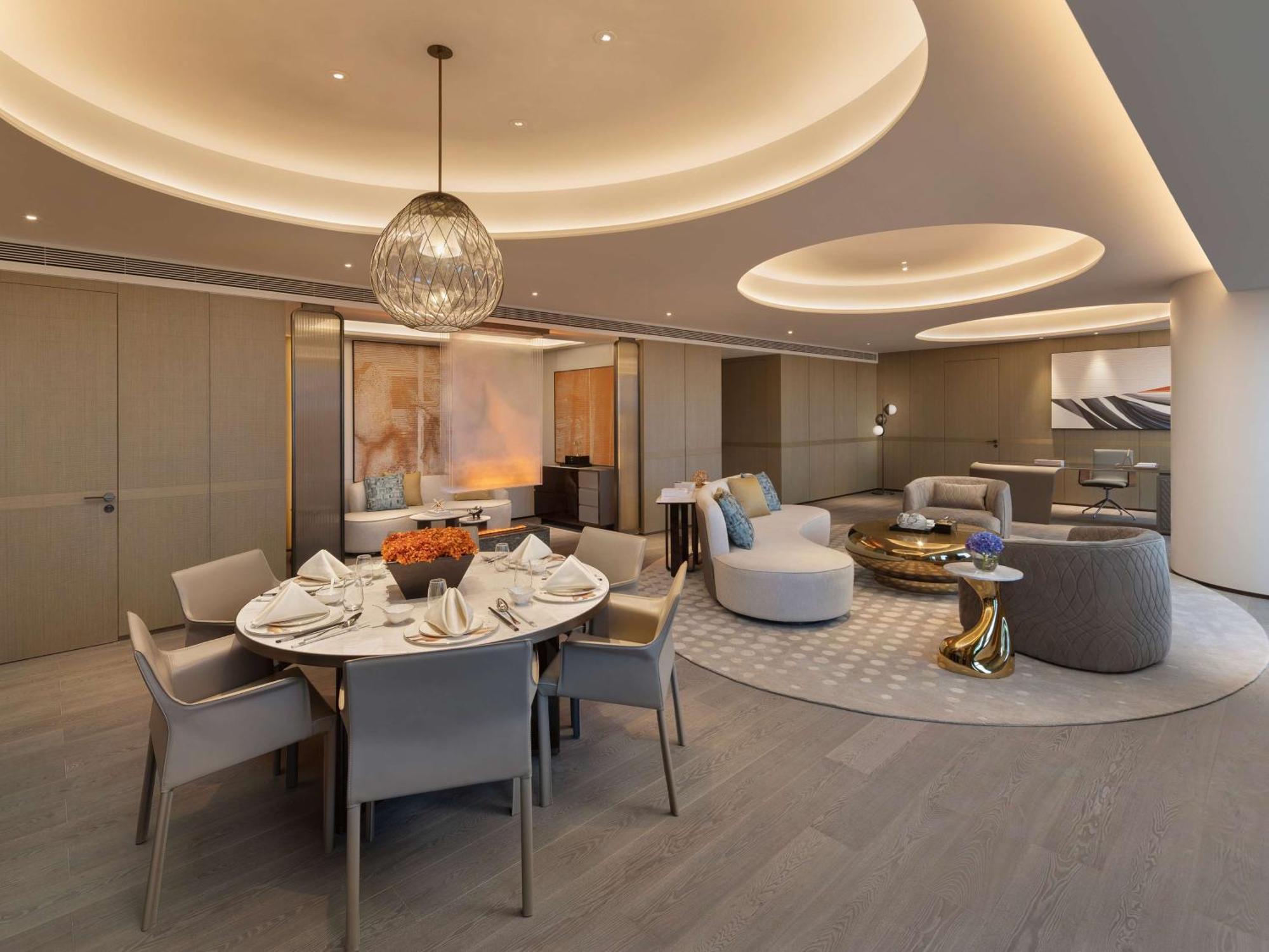 Doubletree By Hilton Kunming Airport Hotel Екстериор снимка