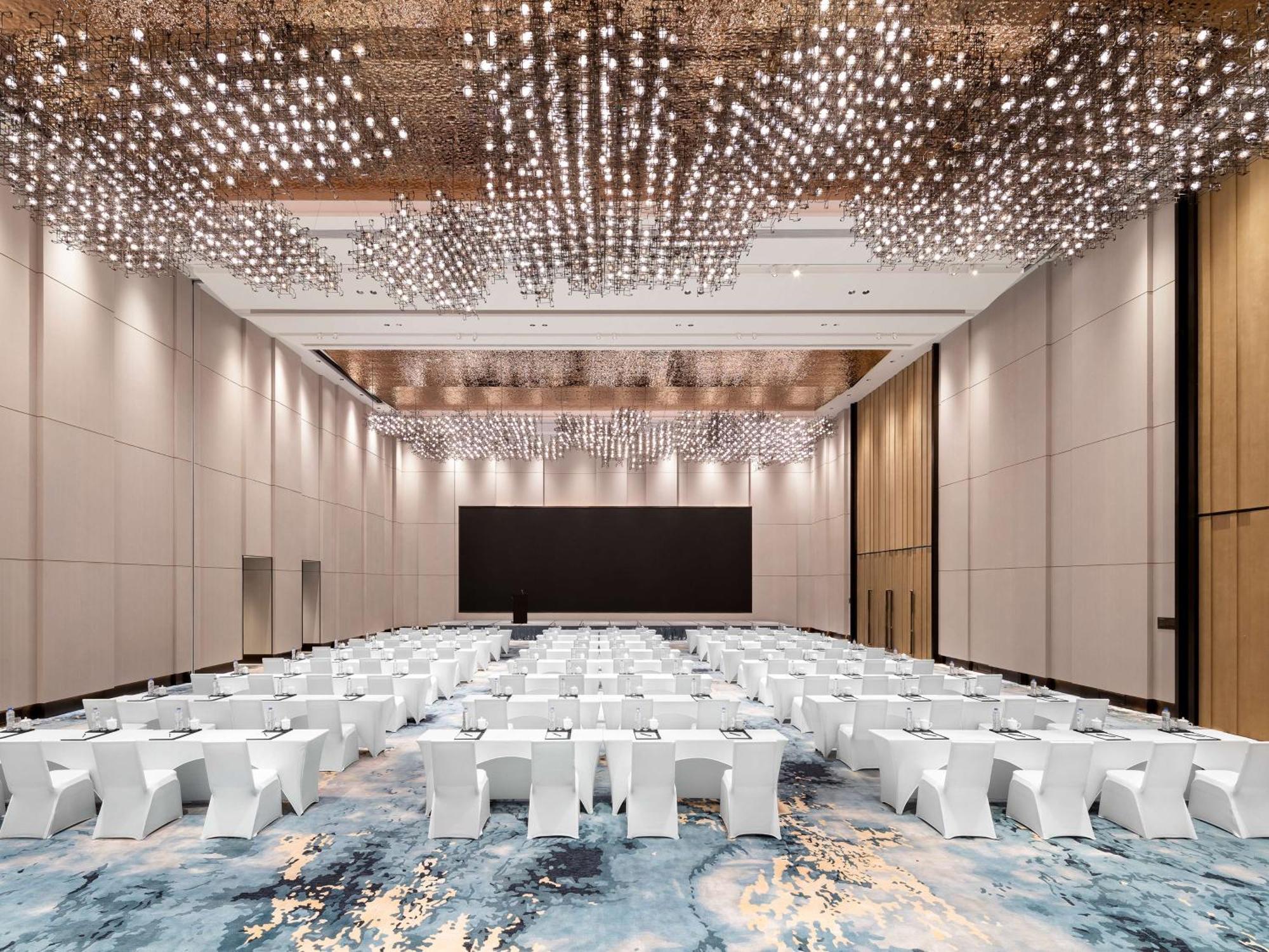 Doubletree By Hilton Kunming Airport Hotel Екстериор снимка